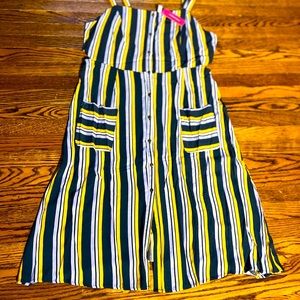 NWT~ dress with front pockets